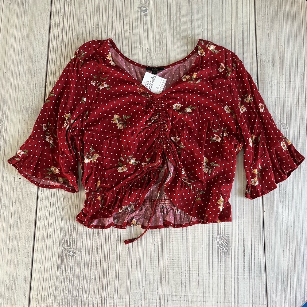 NWT BURGUNDY FLORAL PRINT CROPPED BLOUSE WITH RUSCHED DRAWSTRING FRONT - LARGE